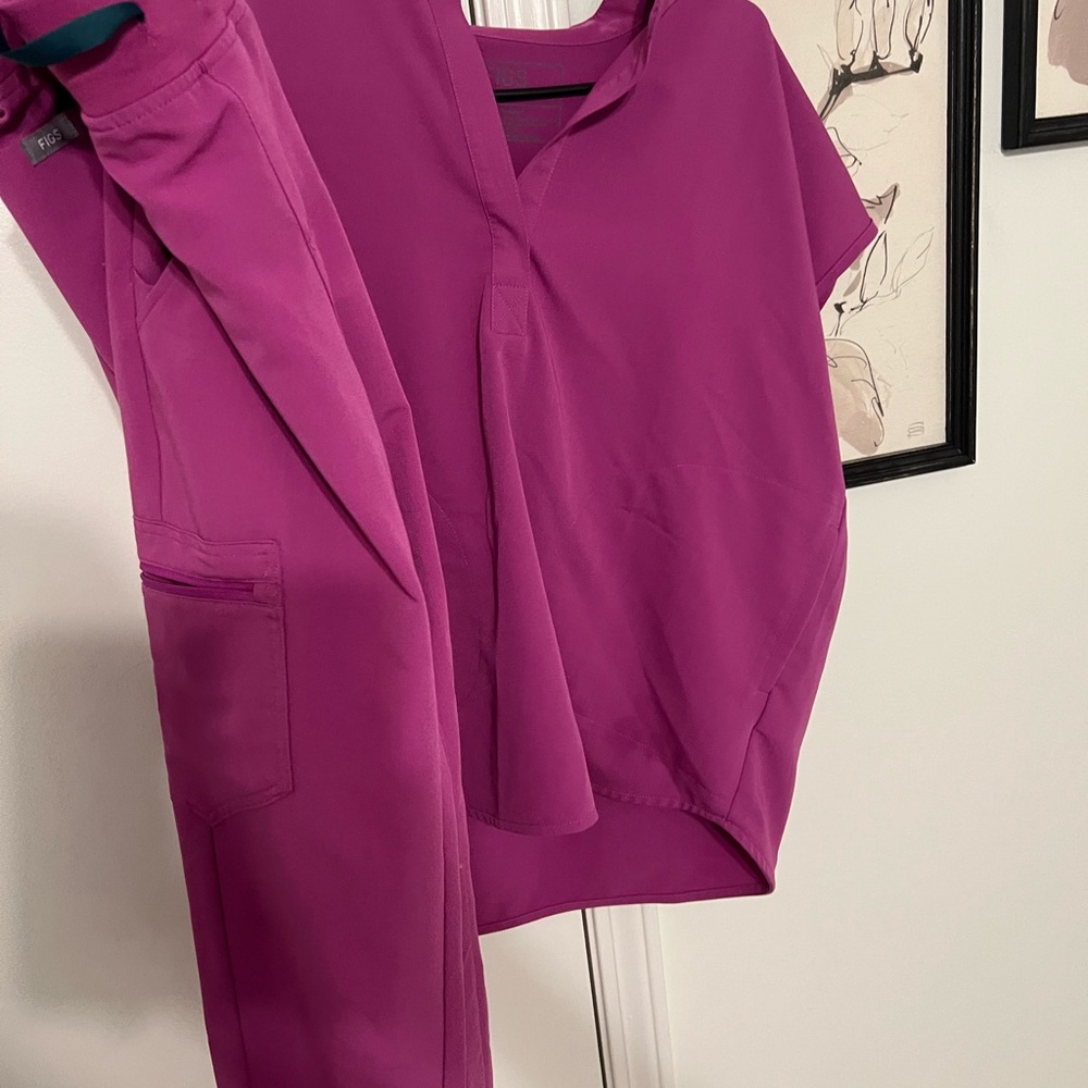 Figs Women's Scrub Set in Bright Magenta